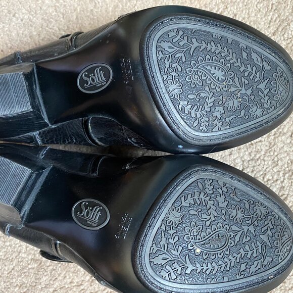 Shoes - Picture 4 of 5